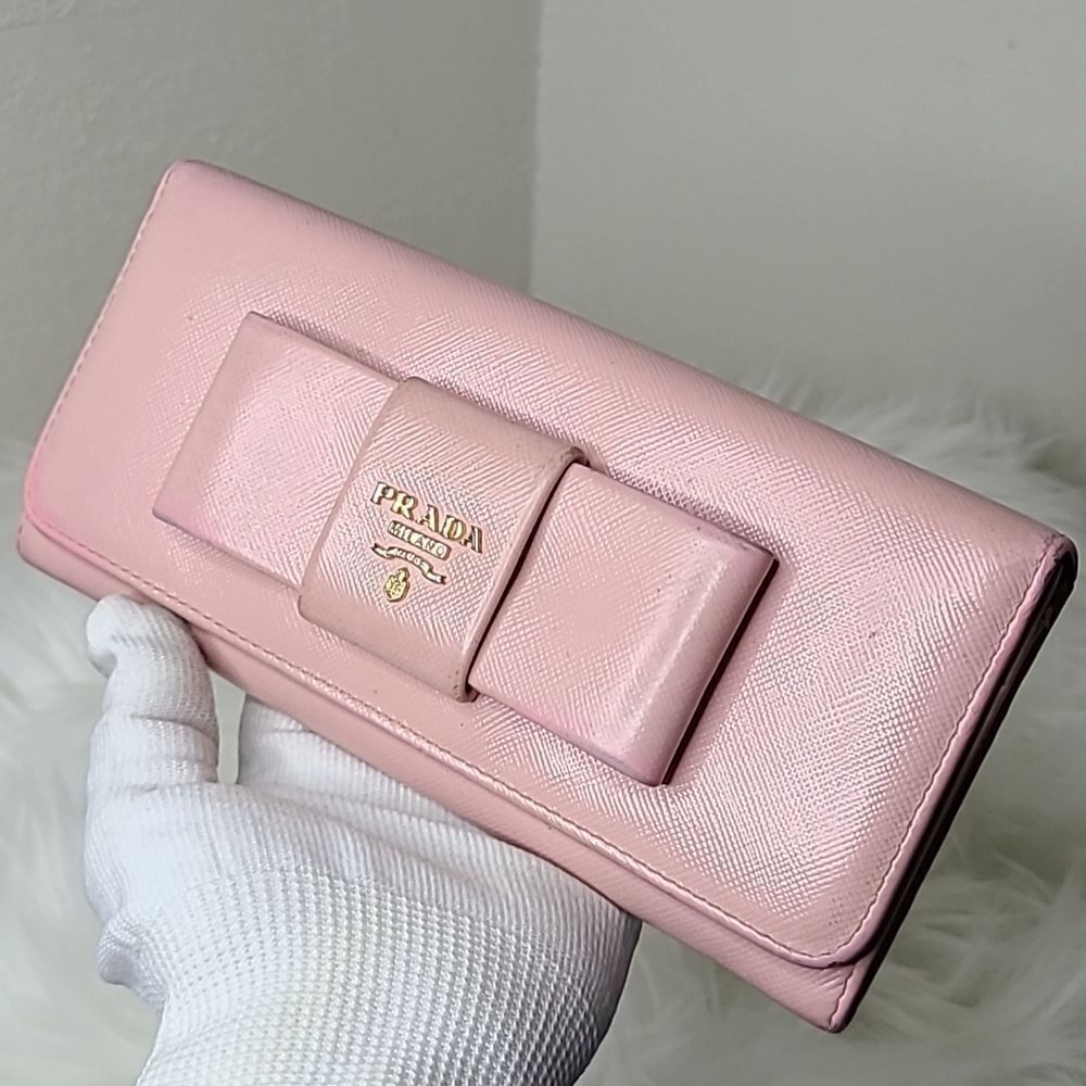 💯 Authentic Prada Safiano Long Wallet 🍀